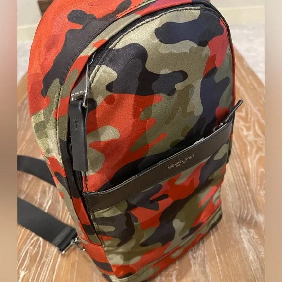 Michael Kors Mens Kent Camouflage Spice Orange Slingpack Bag NWT - Picture 2 of 4
